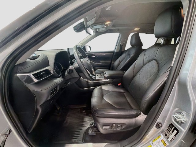 Used 2022 Toyota Highlander Platinum AWD/4WD image 19