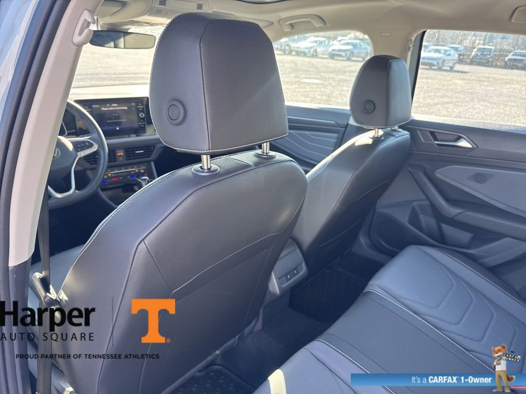 Used 2025 Volkswagen Jetta SEL image 11