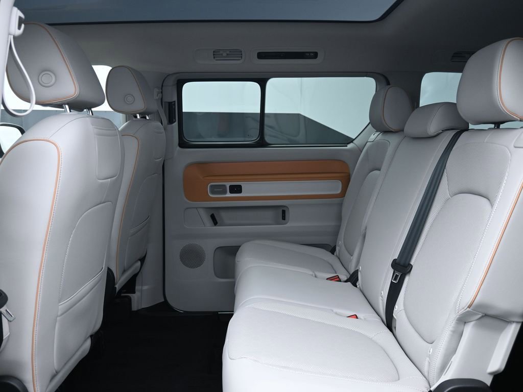 Used 2025 Volkswagen ID. Buzz 1st Edition image 18