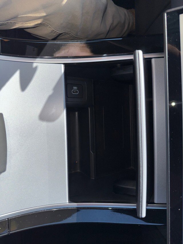 Used 2025 Land Rover Range Rover Velar S image 22