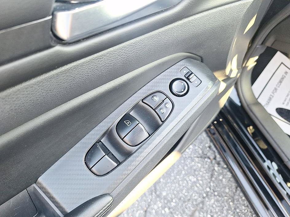 Certified 2025 Nissan Altima 2.5 SV FWD image 10