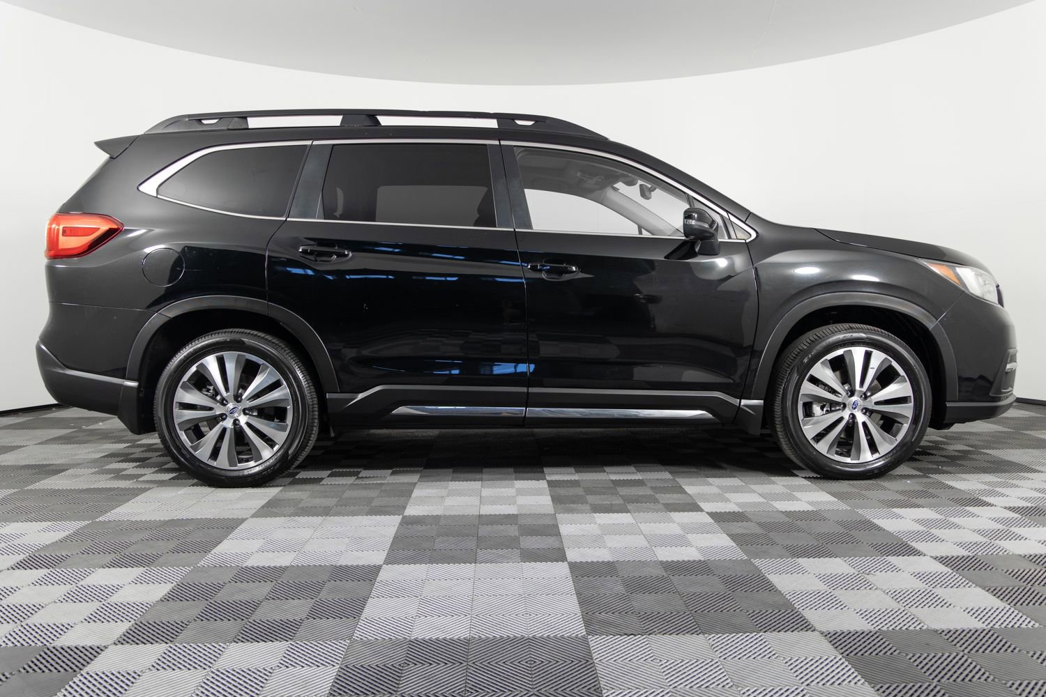 Used 2019 Subaru Ascent Limited w/ Popular Package #2 AWD/4WD image 9