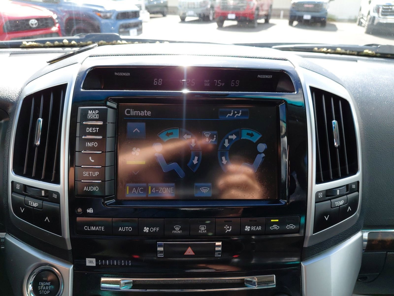Used 2013 Toyota Land Cruiser image 38