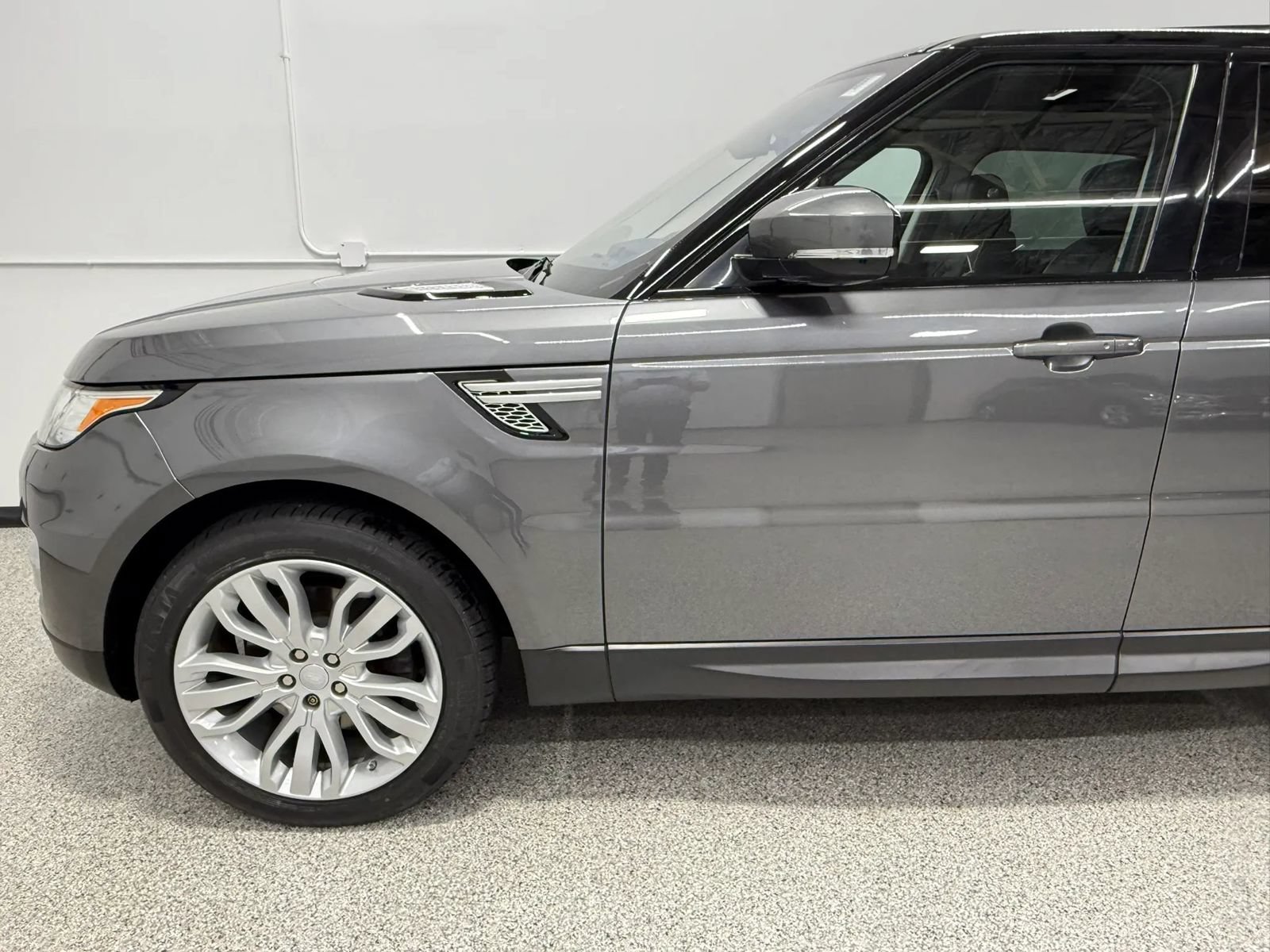 Used 2017 Land Rover Range Rover Sport HSE AWD/4WD image 8