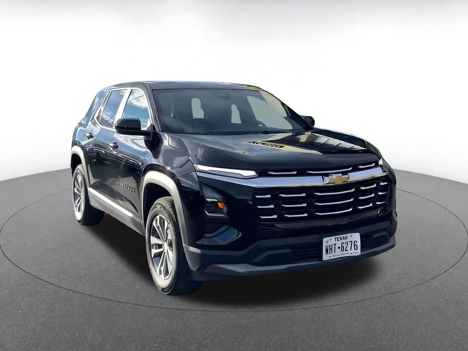 Used 2025 Chevrolet Equinox LT image 3