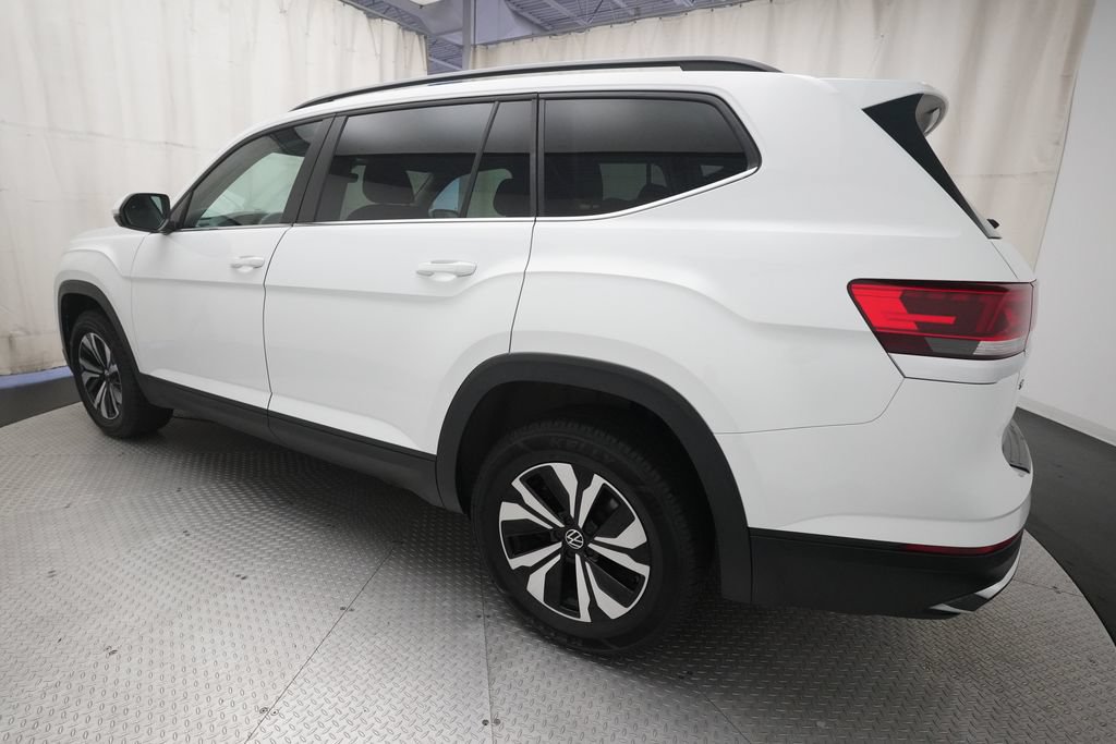 Used 2024 Volkswagen Atlas SE AWD/4WD image 32