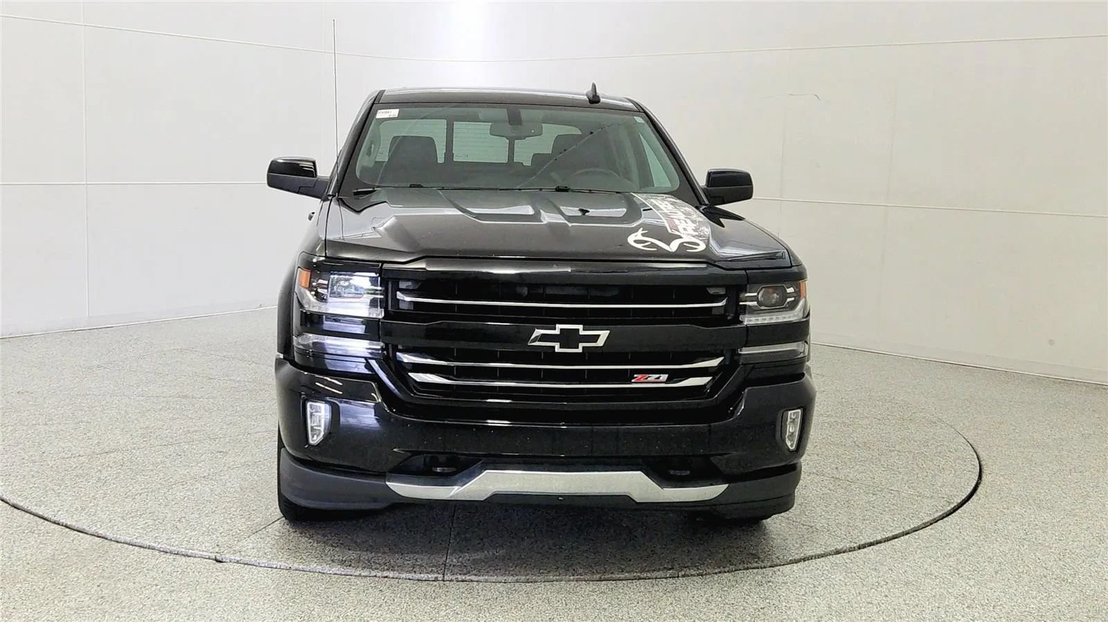 Used 2017 Chevrolet Silverado 1500 LTZ Z71 w/ Realtree Edition AWD/4WD image 2