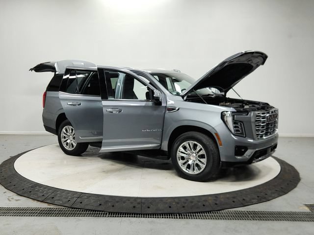 Used 2025 GMC Yukon Denali RWD image 10