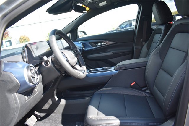 New 2026 Chevrolet Equinox EV LT w/ LPO, Blackout Package image 23