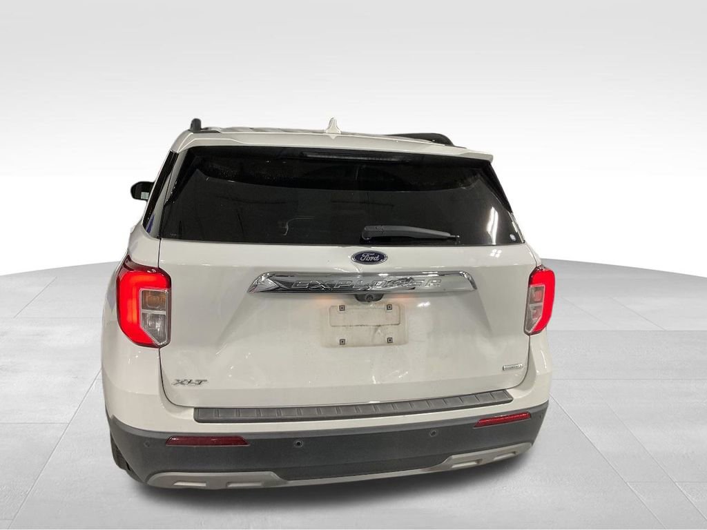 Used 2020 Ford Explorer XLT w/ Equipment Group 202A image 6
