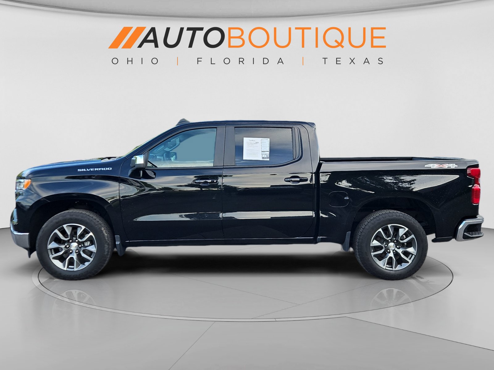 Used 2024 Chevrolet Silverado 1500 LT AWD/4WD image 3