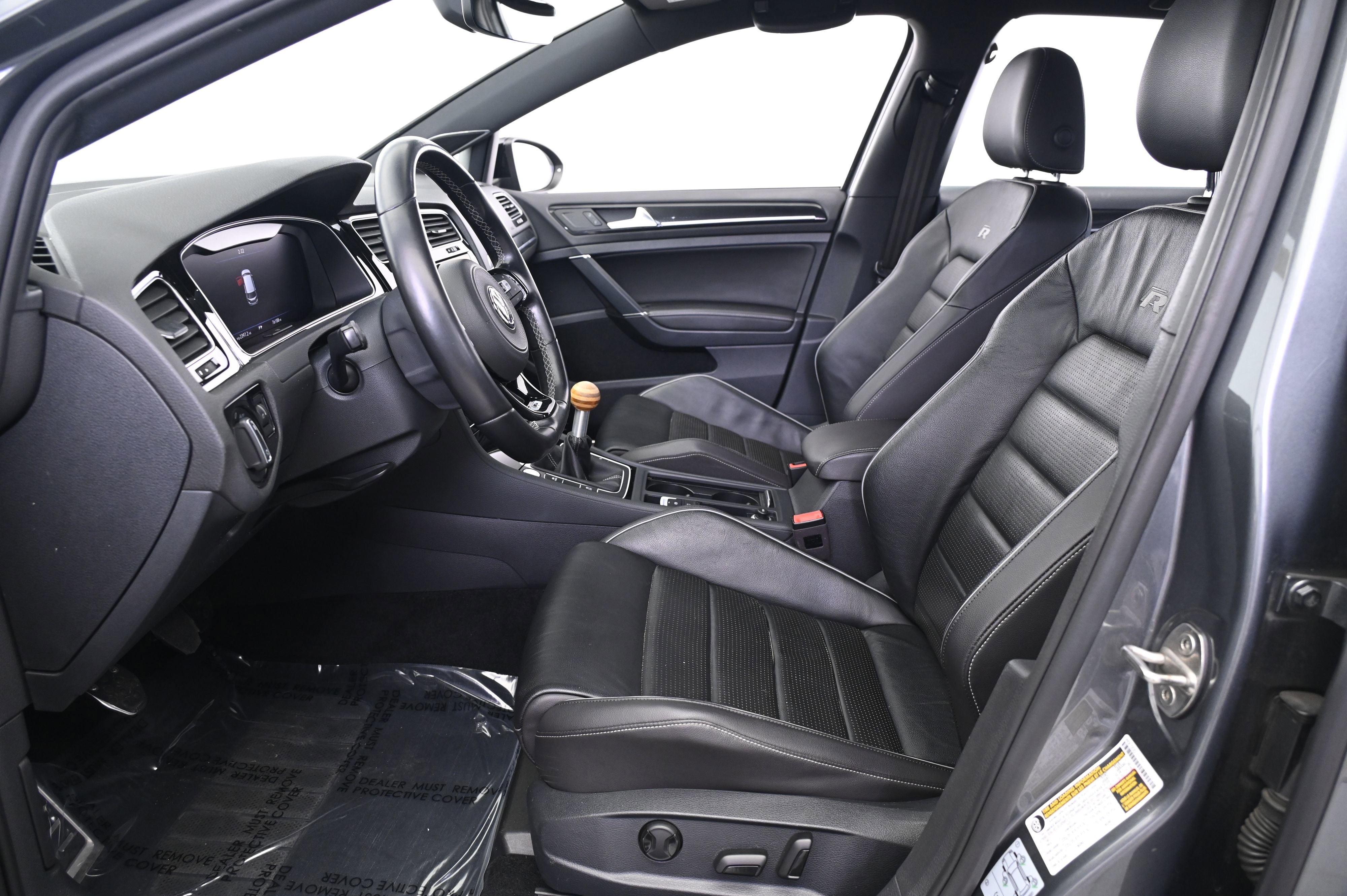 Used 2018 Volkswagen Golf R 4-Door image 28