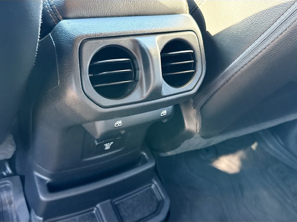 Used 2022 Jeep Wrangler Unlimited Sahara AWD/4WD image 28