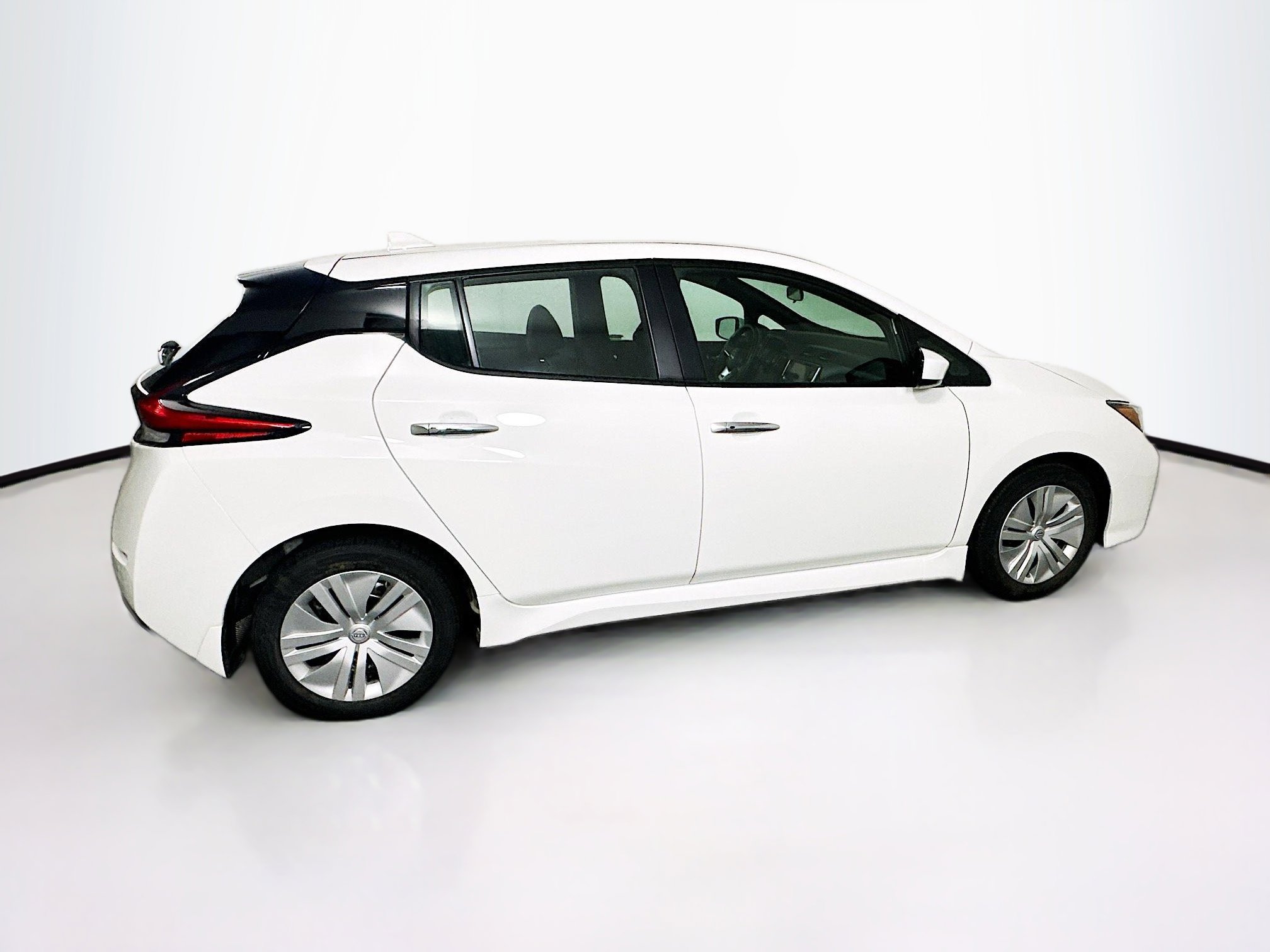 Used 2024 Nissan Leaf S FWD image 10