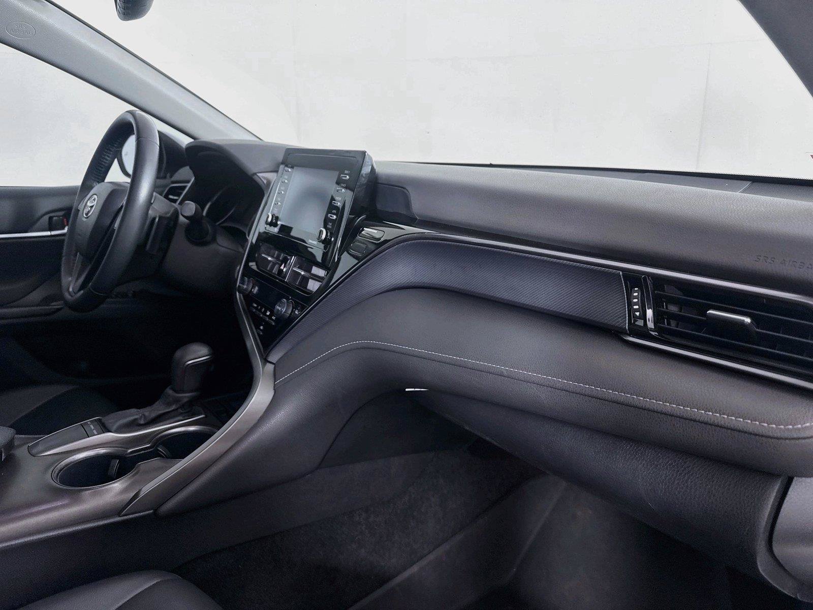 Used 2022 Toyota Camry SE w/ Convenience Package FWD image 40