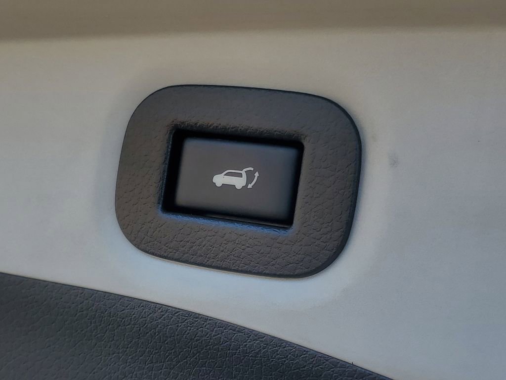 Used 2015 Nissan Rogue SL image 9