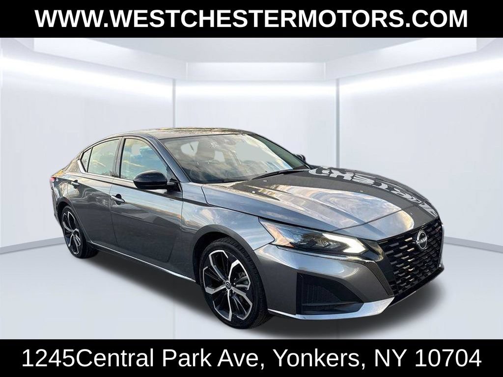 Used 2023 Nissan Altima 2.5 SR FWD image 3