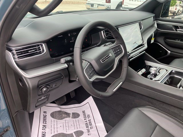New 2026 Jeep Grand Wagoneer Limited AWD/4WD image 16