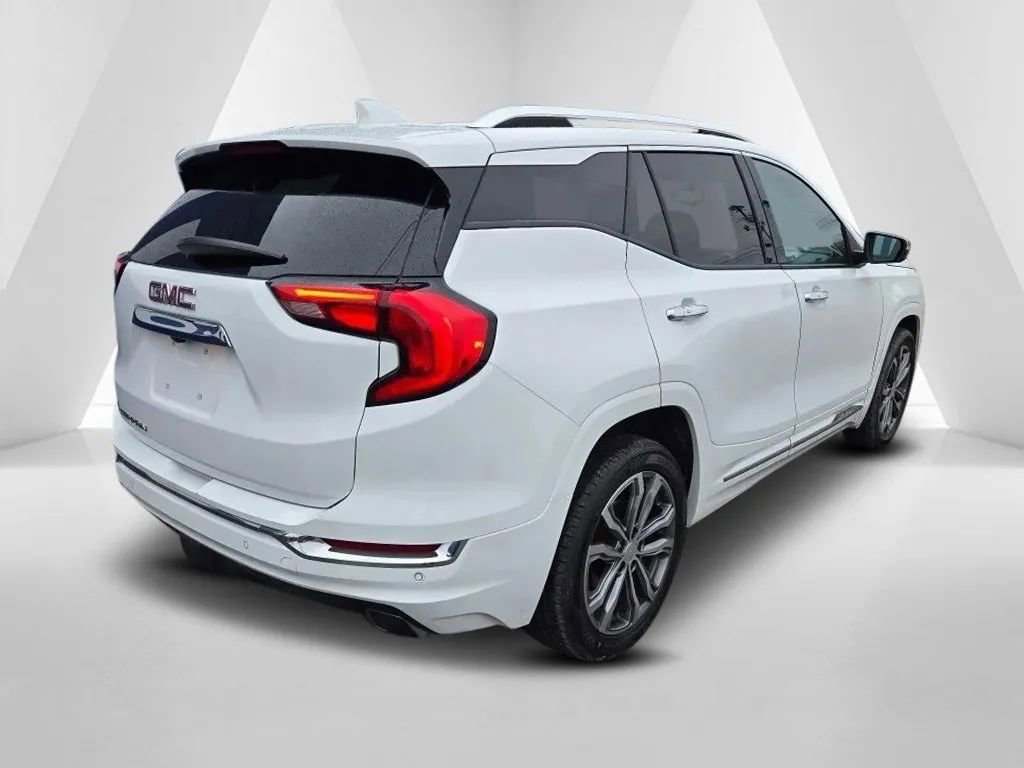 Used 2019 GMC Terrain Denali w/ Comfort Package image 7