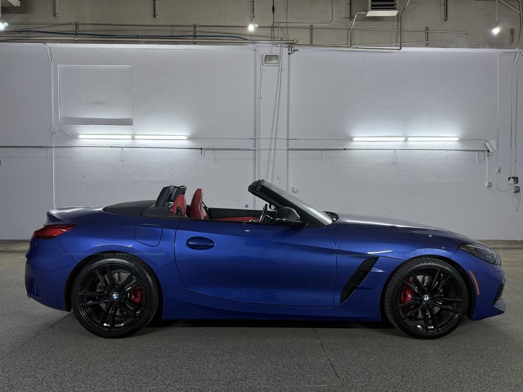 Used 2024 BMW Z4 M40i w/ Premium Package image 7