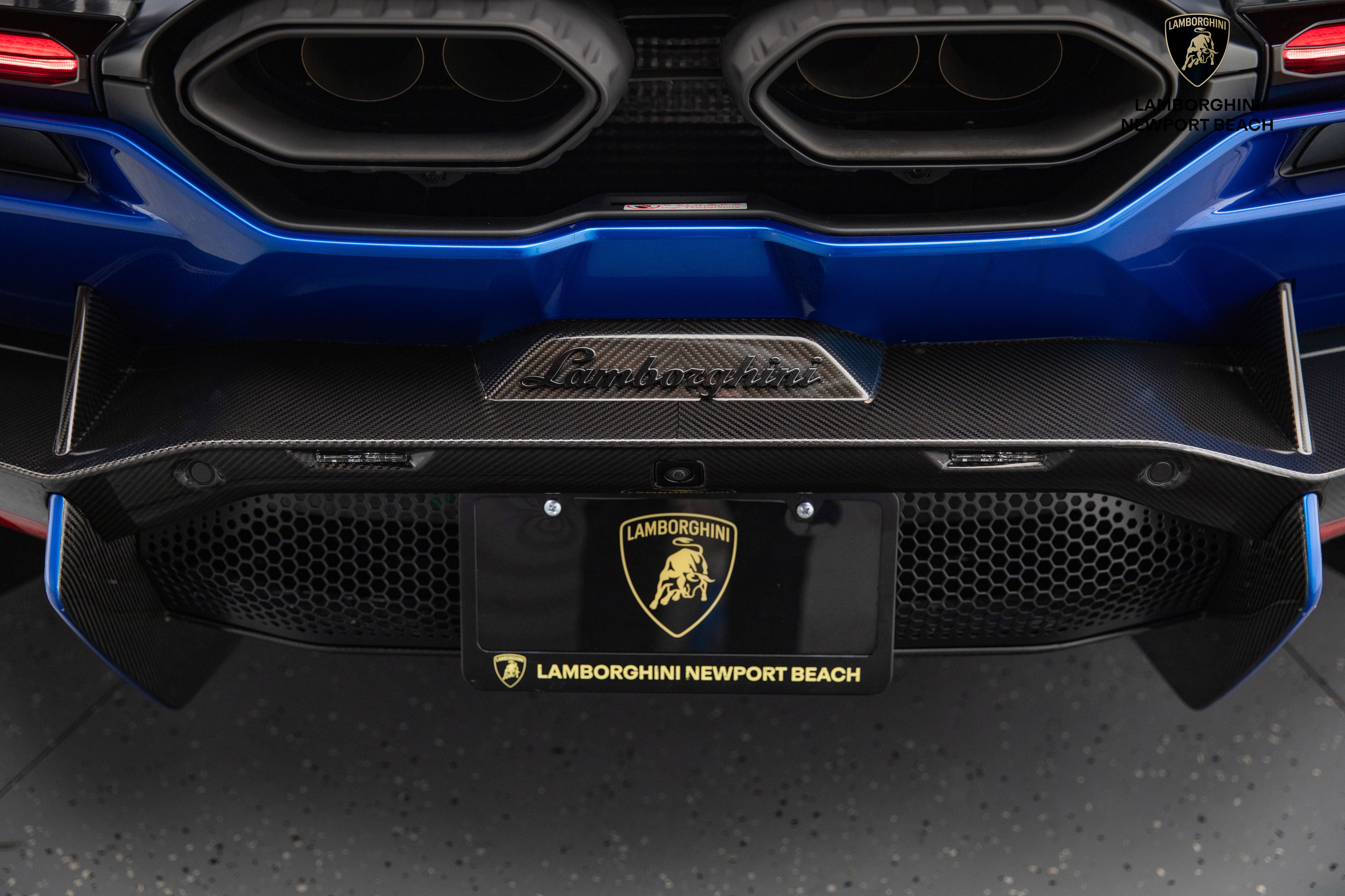 Used 2024 Lamborghini Revuelto image 30