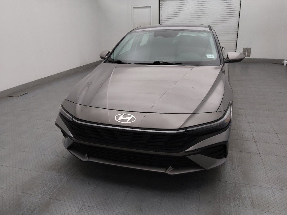 Used 2024 Hyundai Elantra SE FWD image 15