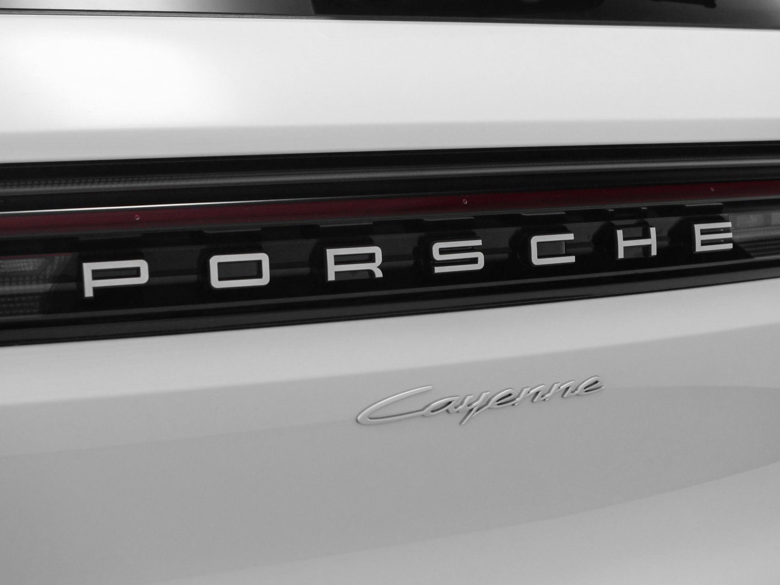 Used 2025 Porsche Cayenne image 9