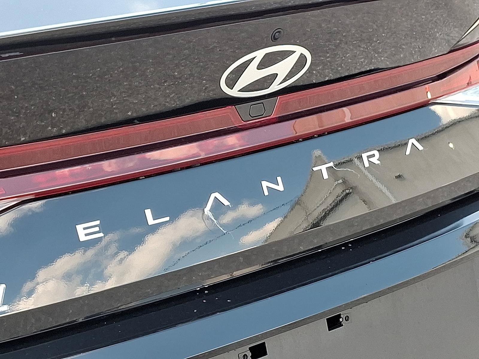 New 2026 Hyundai Elantra SEL Sport FWD image 19