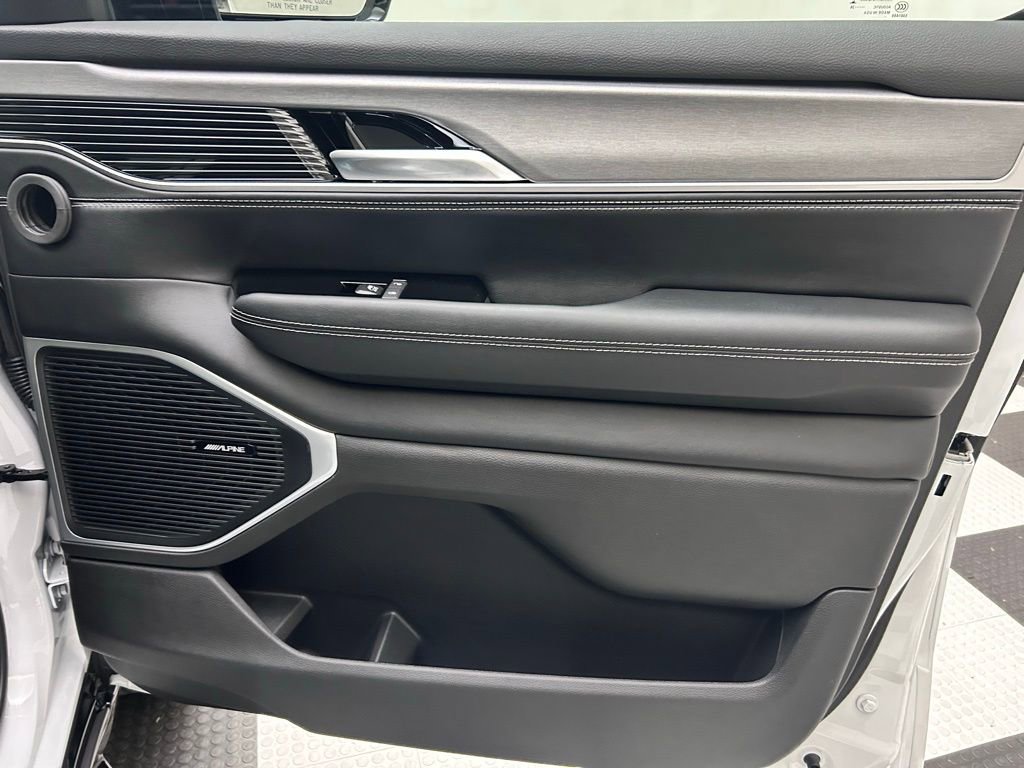 New 2026 Jeep Grand Wagoneer 4WD image 16