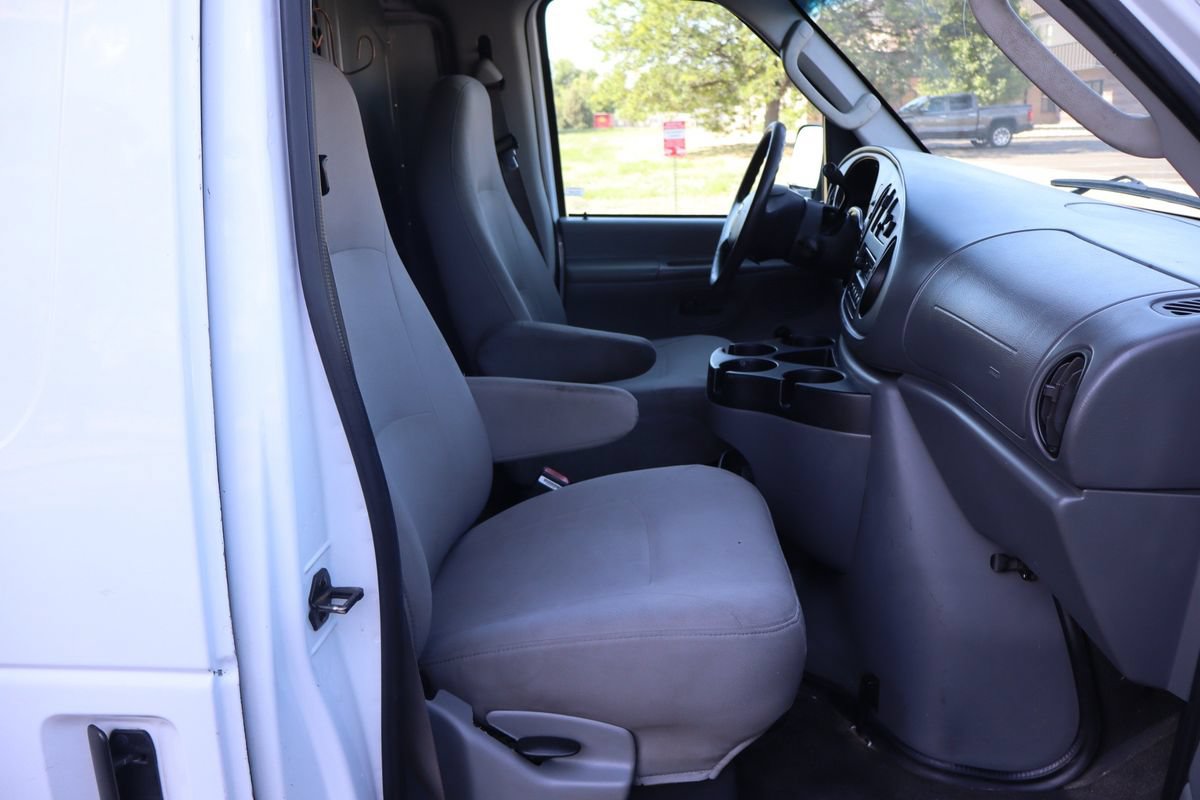Used 2006 Ford E-250 and Econoline 250 RWD image 20