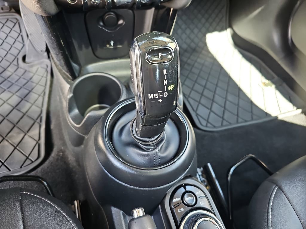 Used 2023 MINI Cooper 4-Door Hardtop image 15