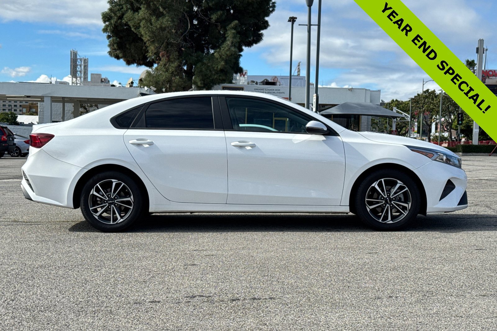 Used 2023 Kia Forte LXS w/ LXS Technology Package image 3