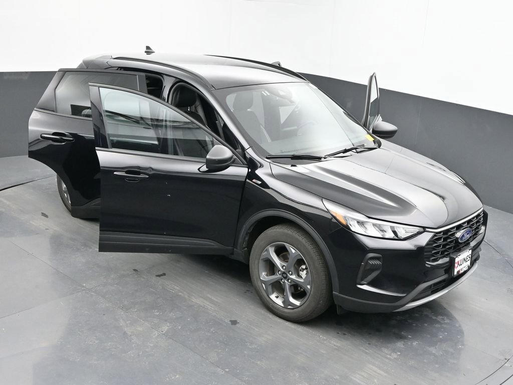 Used 2025 Ford Escape ST-Line image 42