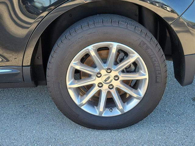 Used 2013 Lincoln MKX FWD image 13