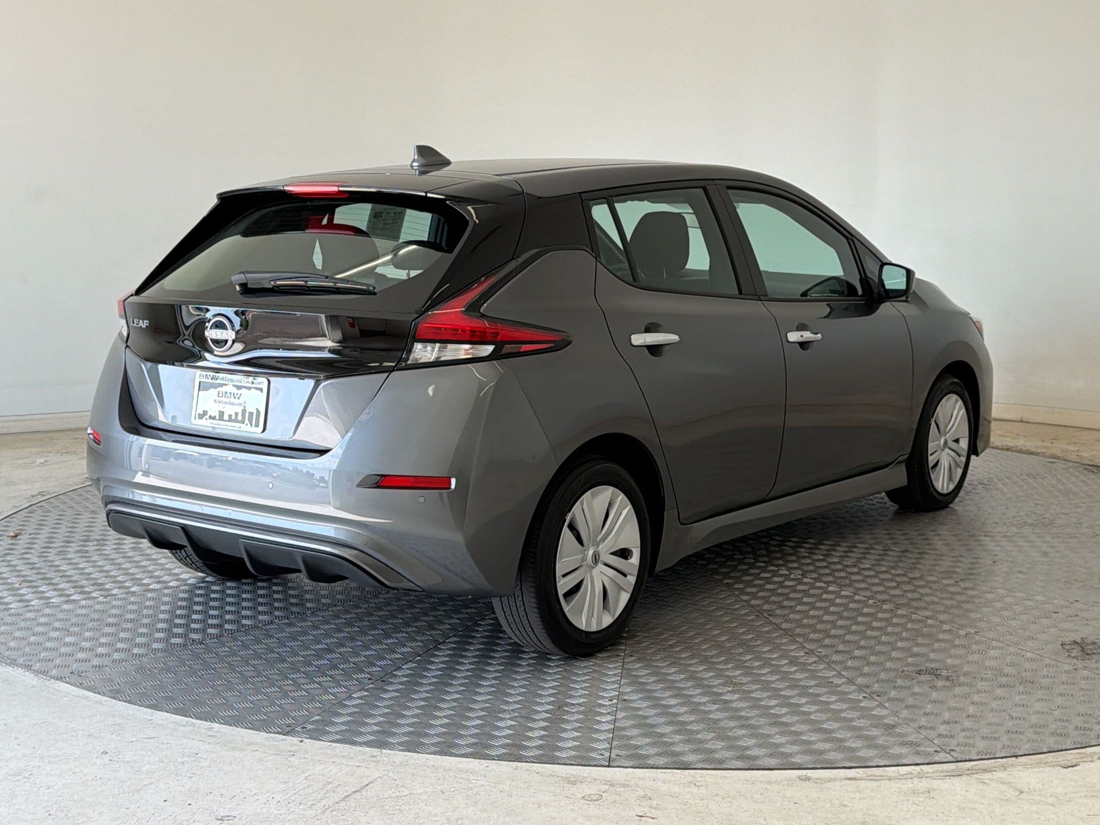 Used 2025 Nissan Leaf S FWD image 9
