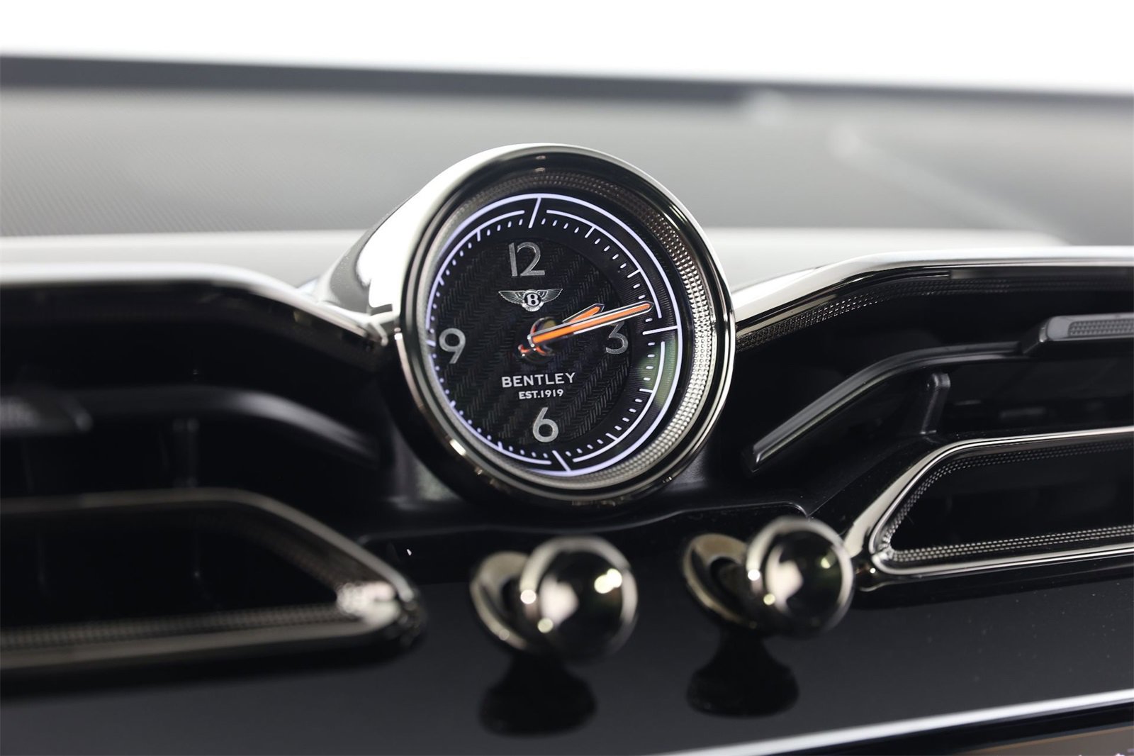 New 2025 Bentley Bentayga image 37