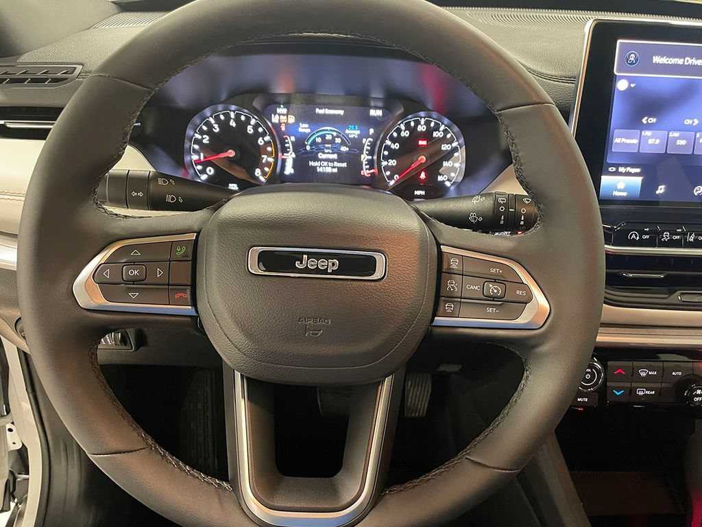Used 2026 Jeep Compass Limited AWD/4WD image 29