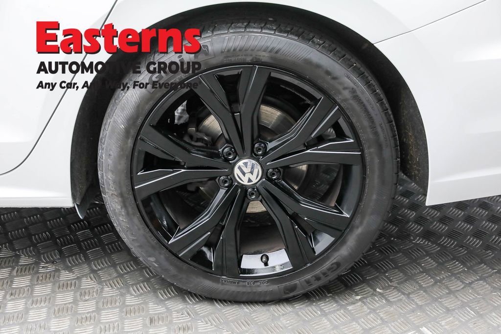 Used 2022 Volkswagen Passat 2.0T SE image 8