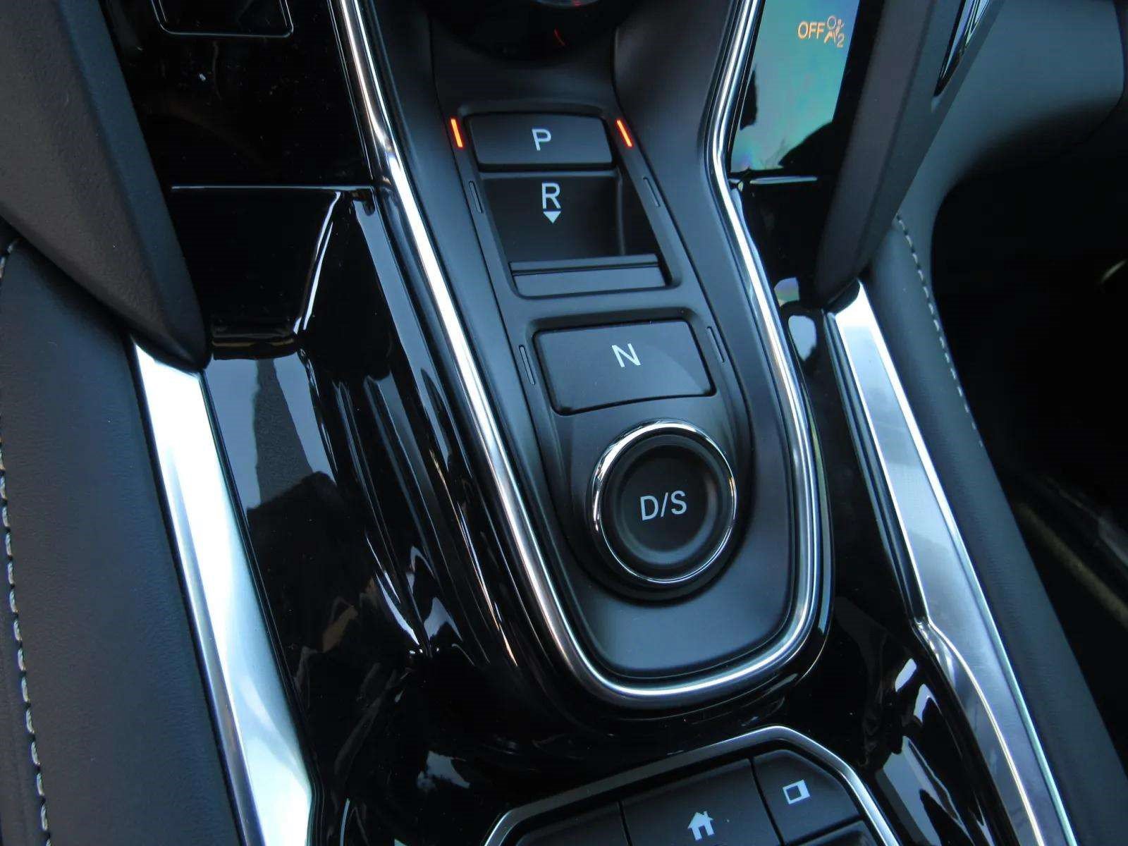 Used 2025 Acura RDX SH-AWD image 23