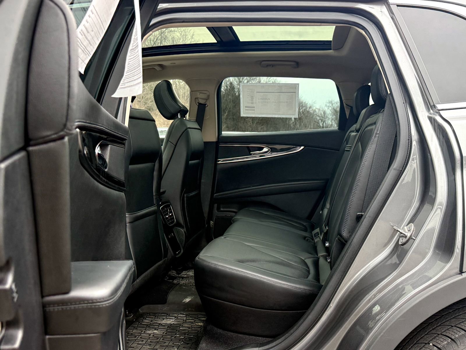 Used 2022 Lincoln Nautilus Reserve image 19