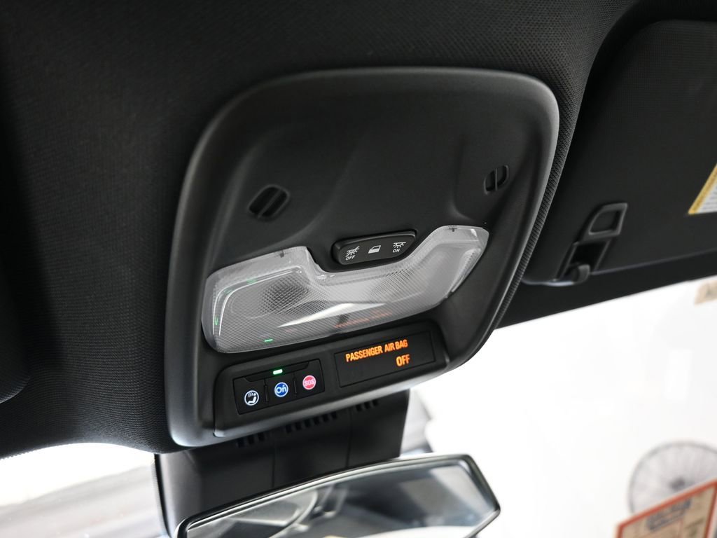 Used 2024 Chevrolet Colorado Trail Boss image 27