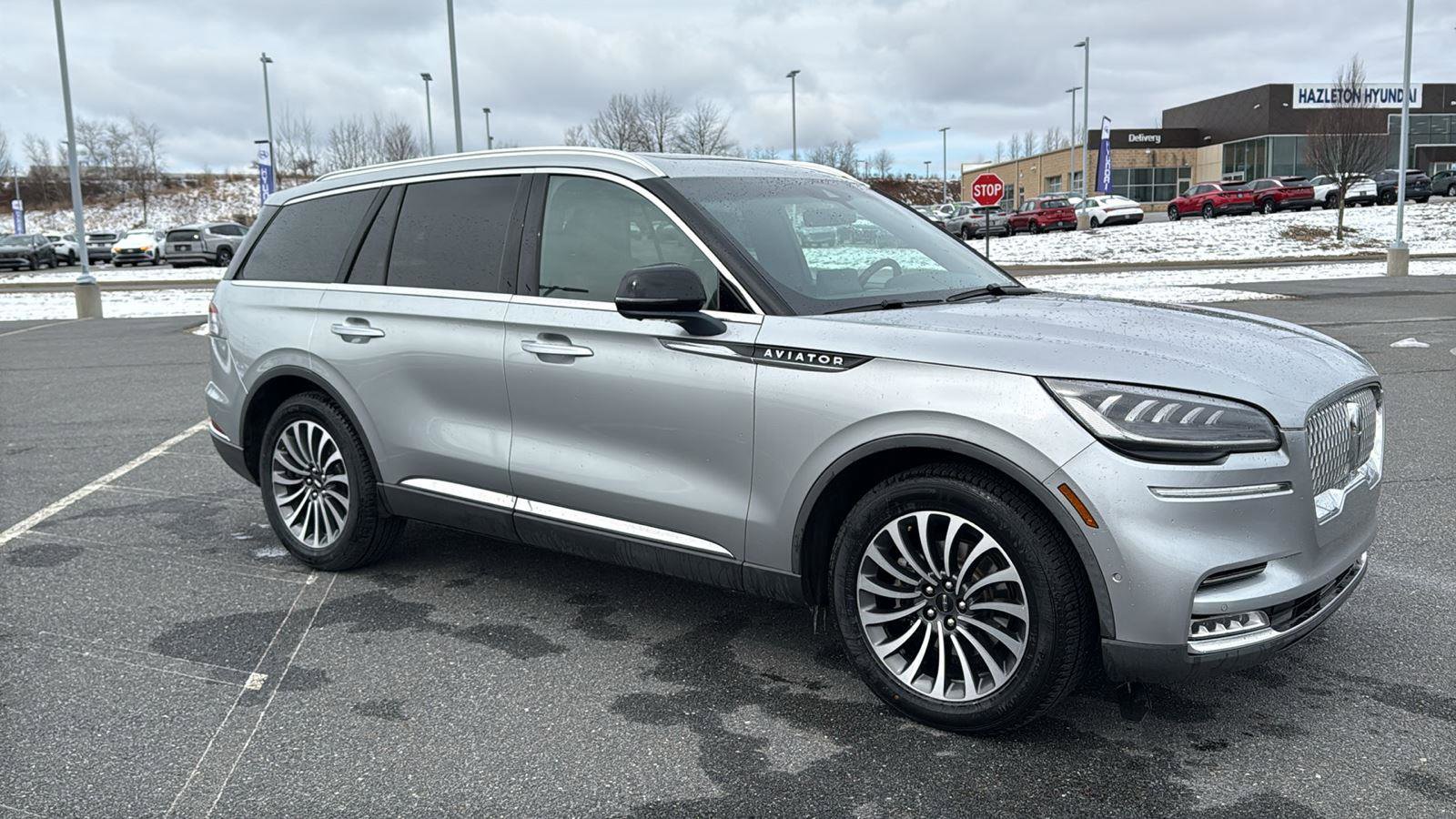 Used 2020 Lincoln Aviator Reserve w/ Equipment Group 201A image 2