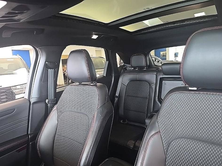 Used 2023 Ford Escape ST-Line w/ Tech Pack #1 AWD/4WD image 25