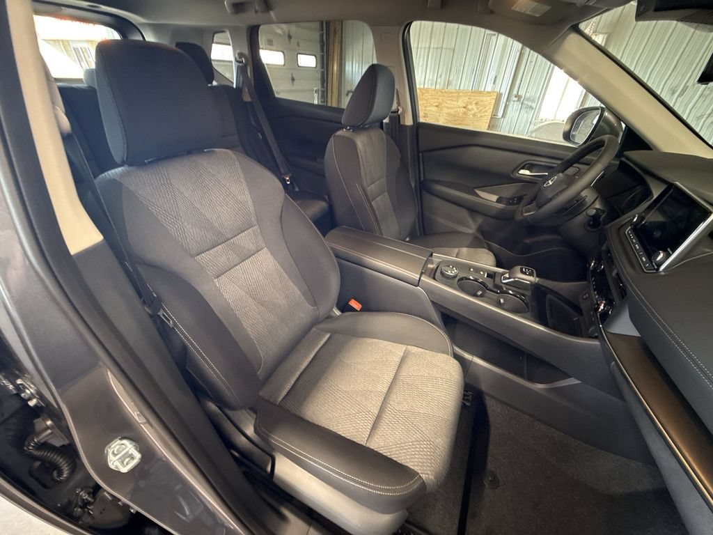 New 2026 Nissan Rogue SV w/ Cold Weather Package AWD/4WD image 24