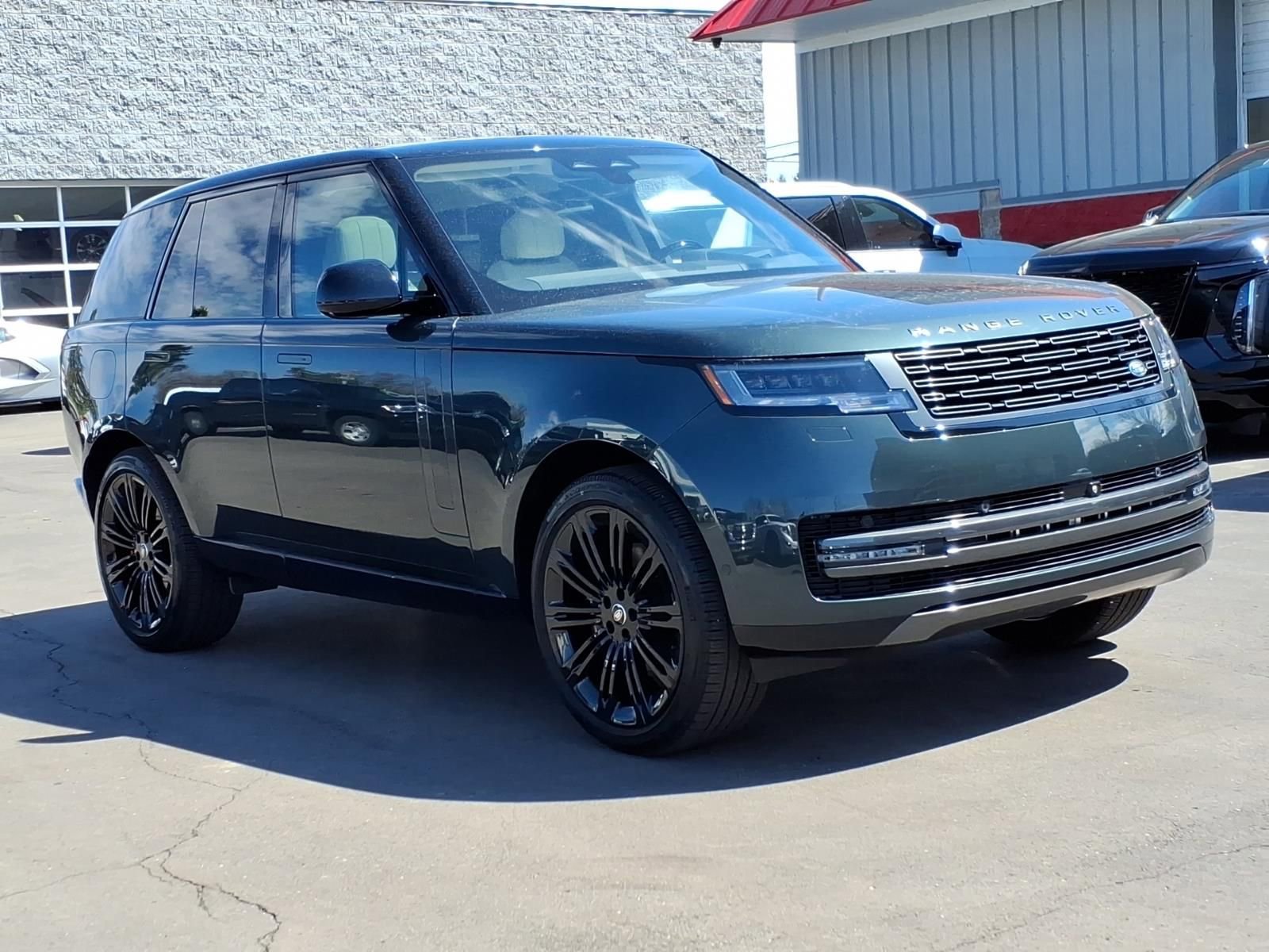 Used 2025 Land Rover Range Rover SE image 7