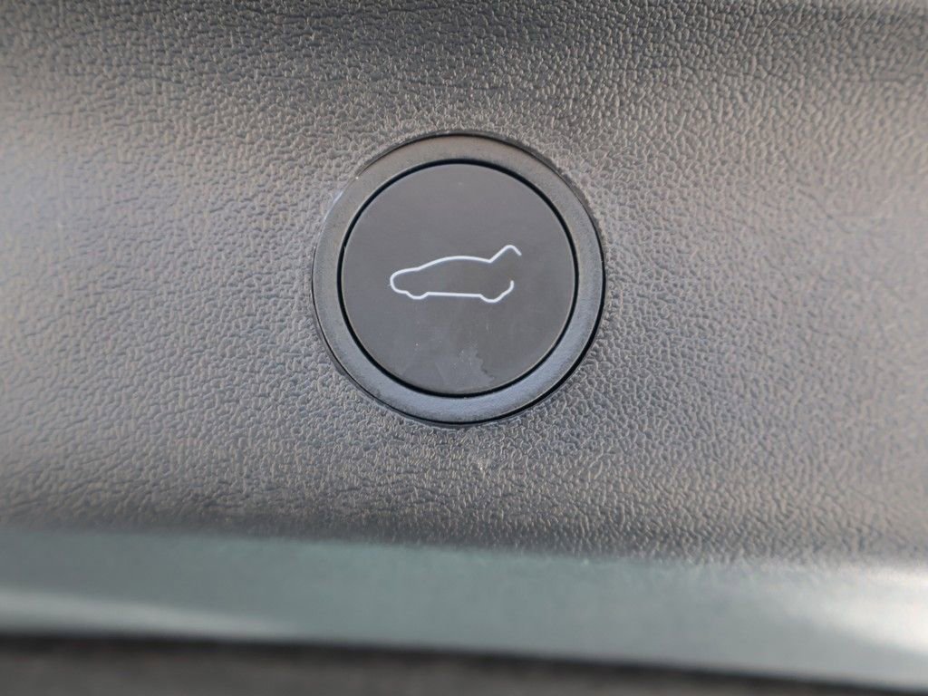 Used 2025 Tesla Model Y Long Range image 20