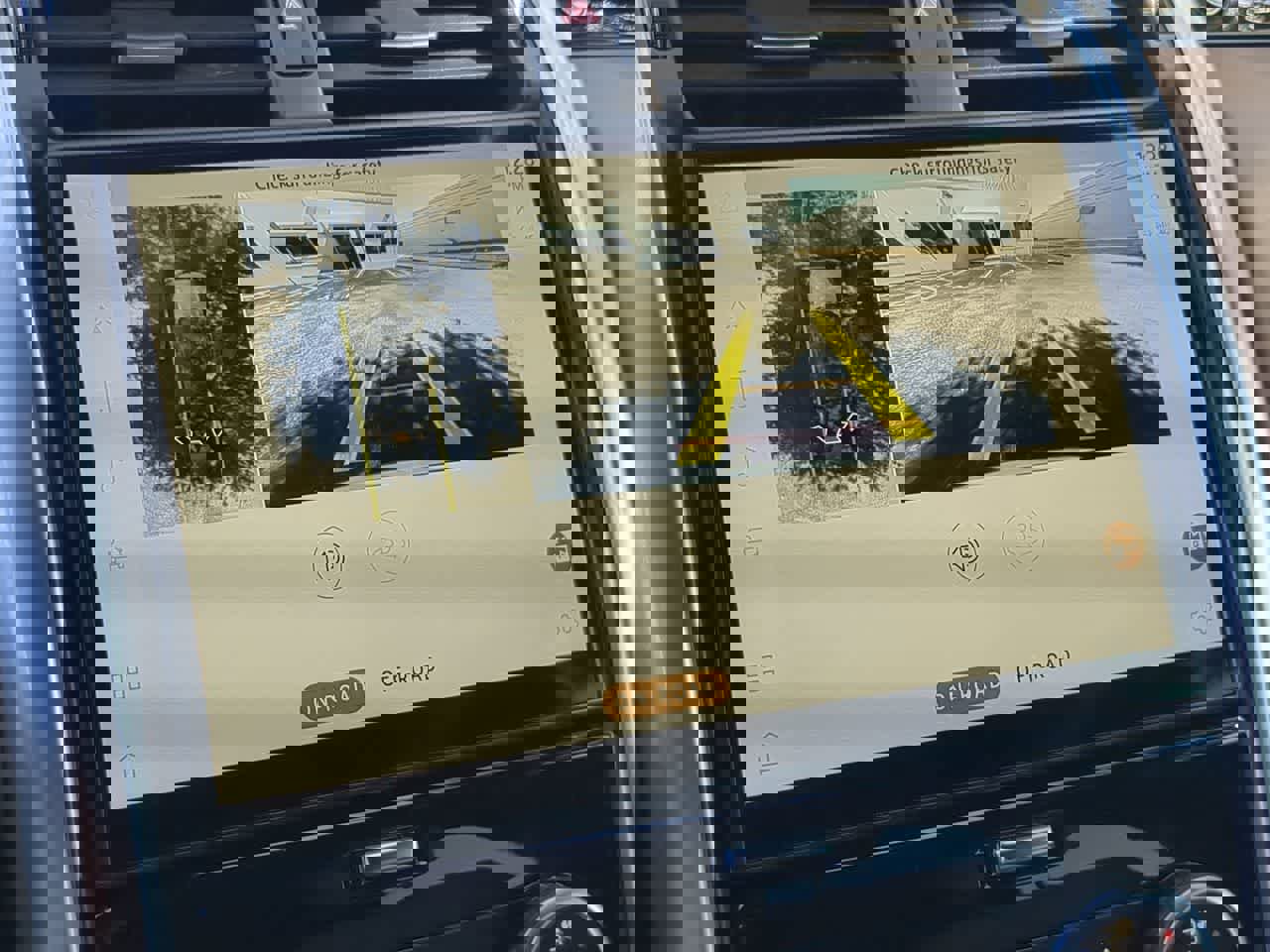 Used 2023 Land Rover Discovery HSE R-Dynamic image 33