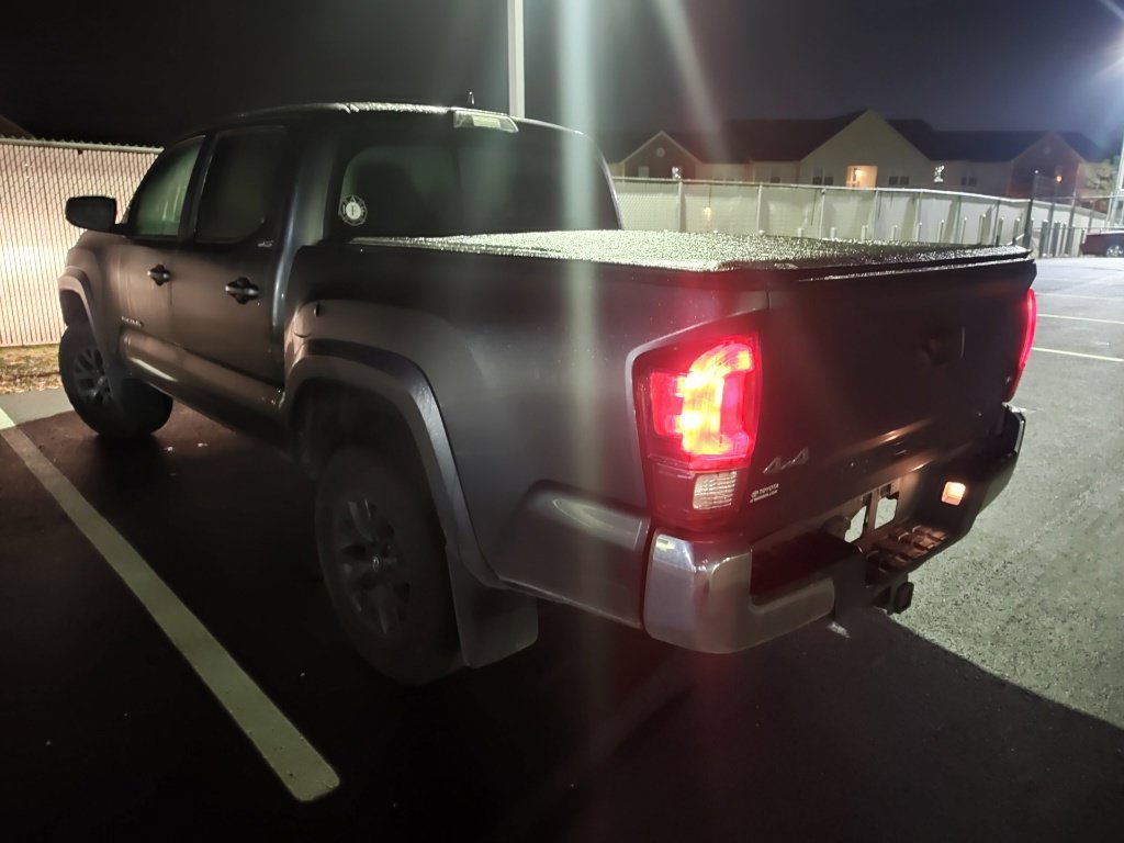 Used 2020 Toyota Tacoma SR5 AWD/4WD image 5