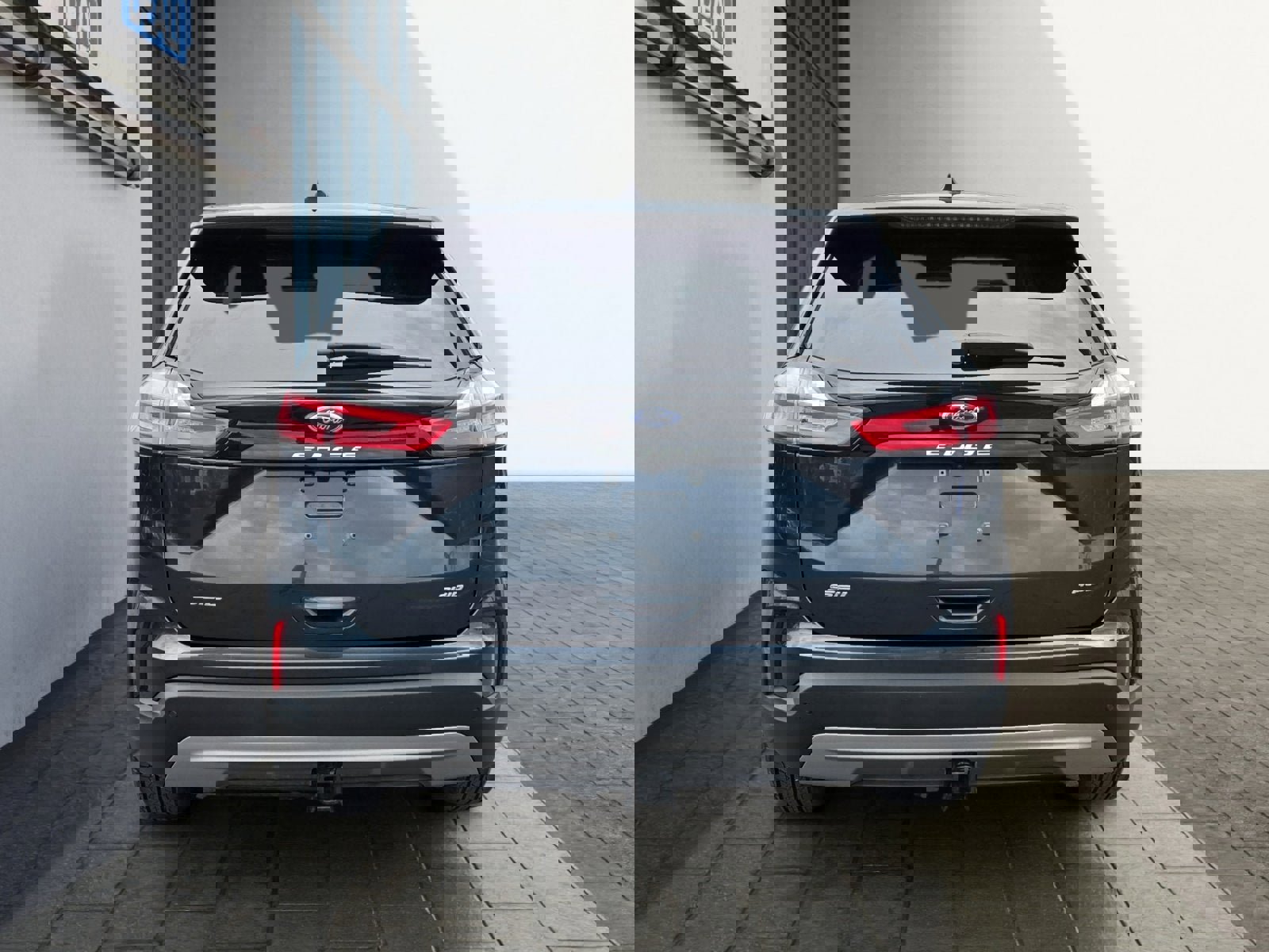 Used 2023 Ford Edge SEL w/ Convenience Package image 4