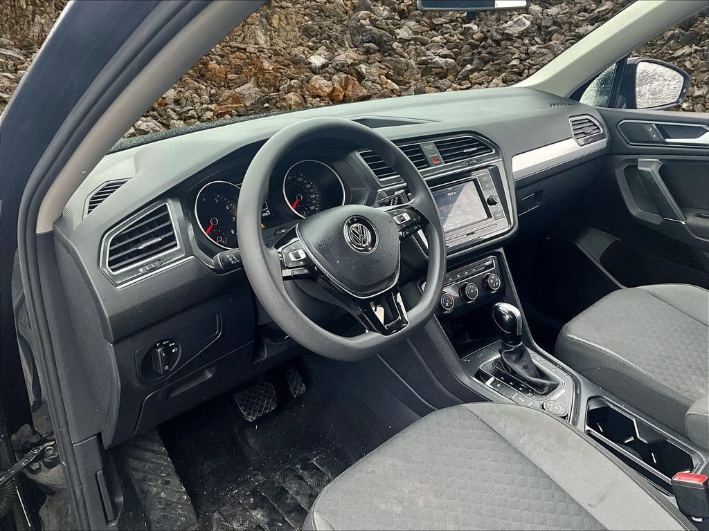 Used 2018 Volkswagen Tiguan S image 12